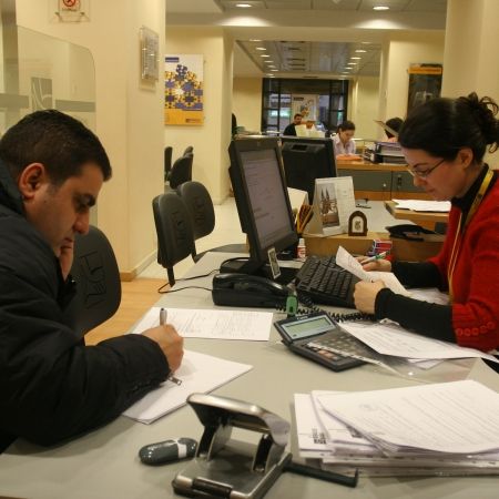 Creditul scade în favoarea sumelor economisite