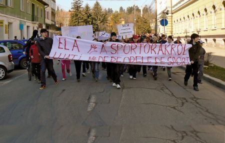 „Generaţia schilodită”, susţinută de Traian Băsescu