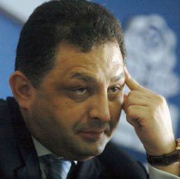 Gogoaşa lui Vanghelie pentru Băsescu