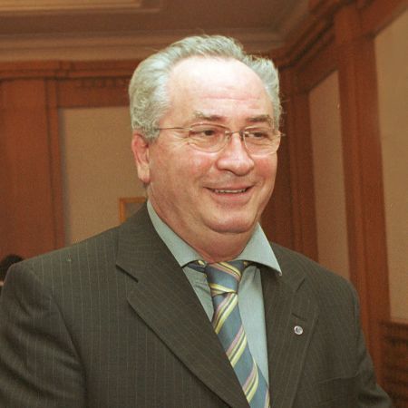 Haşotti redescoperă calităţile lui Antonescu