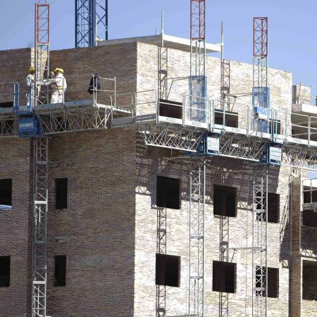 Mai multe lucrări de construcţii