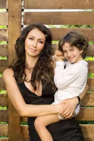 Mihaela Rădulescu, refugiată la hotel