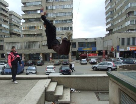 Parkour, drum în salturi prin oraş