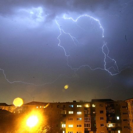 PROGNOZA METEO: Azi nu e timp de grătar