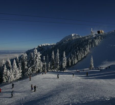 Românii îşi scurtează vacanţele