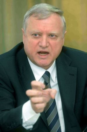 Sârbu: Numărul şomerilor ar putea ajunge la 800.000