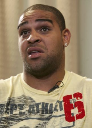 Adriano, ajutat de Ronaldo