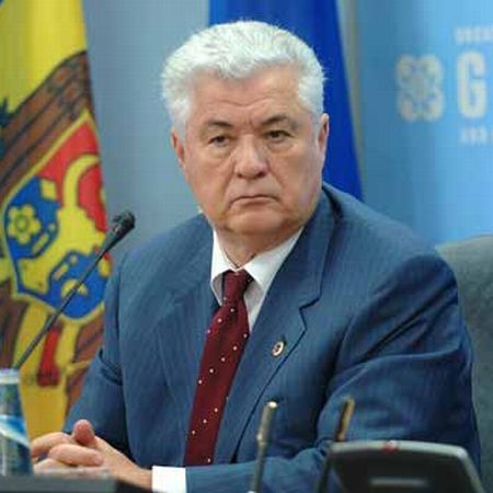 Alegeri în Moldova: Comuniştii conduc în sondaje