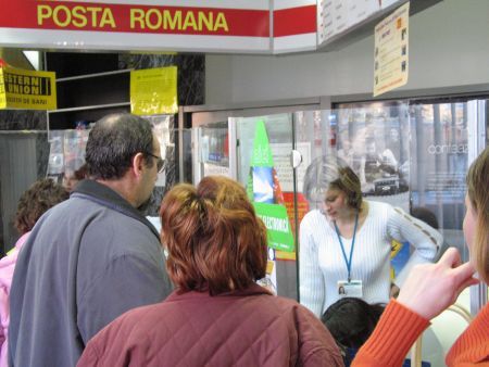 Băncile, poşta şi agenţiile de voiaj, închise de 1 Mai
