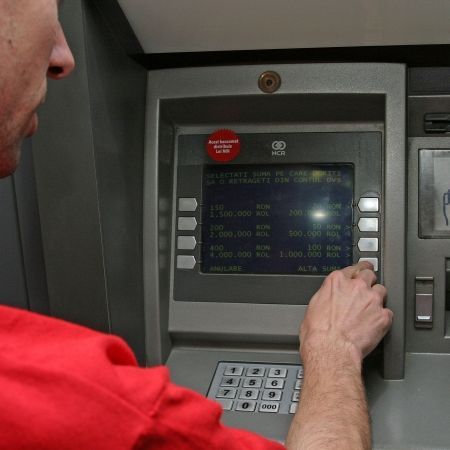 Bancomate din Australia, fraudate de români