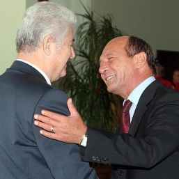 Băsescu nu-i răspunde lui Voronin peste gard