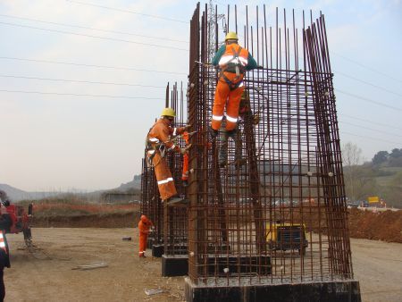 Bechtel, autostrada în rate