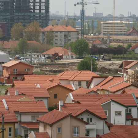 Case mai ieftine cu până la 50% faţă de anul trecut