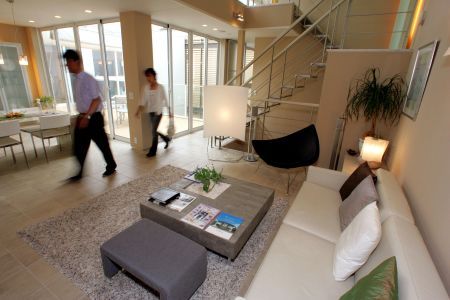 Creditorii nu mai ştiu cum să evalueze locuinţele