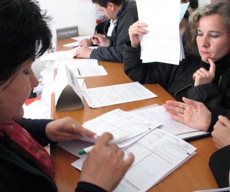DEZBATERE EVZ: Este impozitul fix o soluţie bună pe timp de criză?