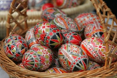 Expoziţie şi poveşti cu ouă încondeiate