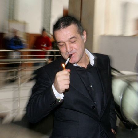 Gigi face Paştele acasă