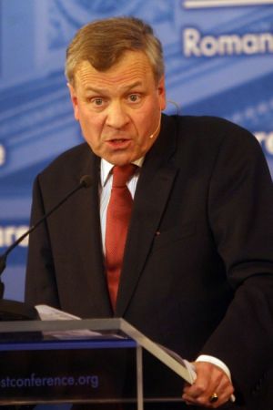 Noul lider al NATO, sub semnul întrebării