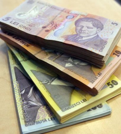 O treime dintre români crede că Guvernul poate combate criza