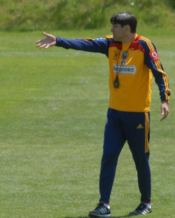 PIŢURCĂ: „Mi-au cerut demisia nişte beţivi şi nişte drogaţi!”