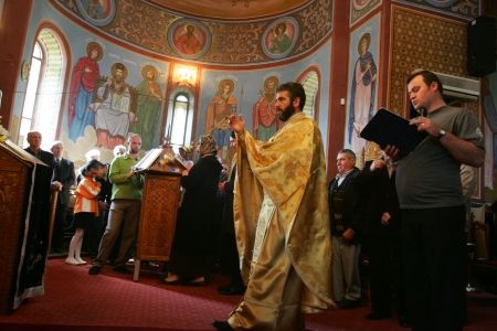 Preoţii din Pipera: „Ne-am rugat pentru stăpânire, dar şi pentru Gigi”