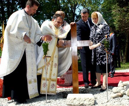 A fost pusă piatra de temelie a necropolei regale de la Curtea de Argeş
