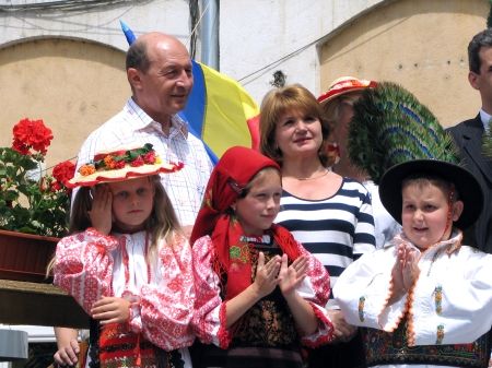 „Avem criză, de asta vă arde acum?”