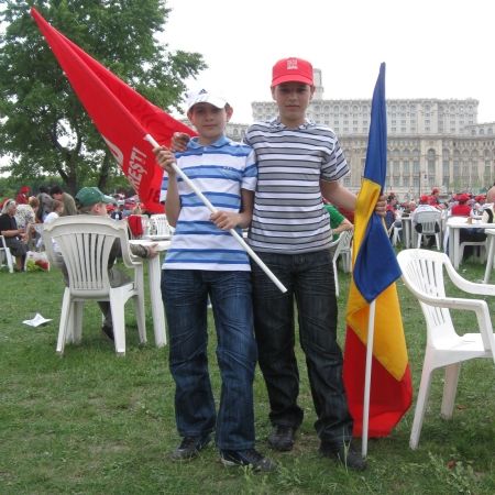 Câte-un pic-pic-pic, până n-o mai rămânea un mic