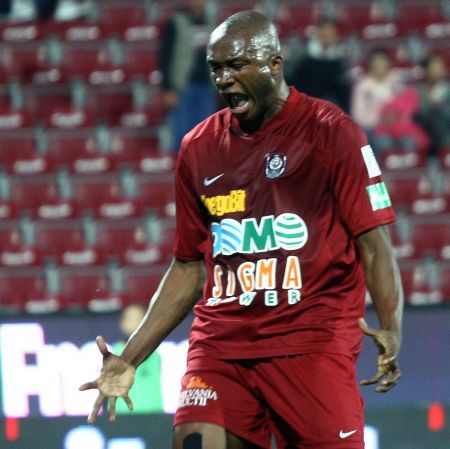 CFR, blocat de autobază