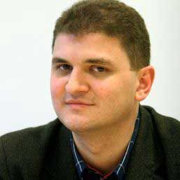 DANIEL CRISTEA-ENACHE: Panică la Paris