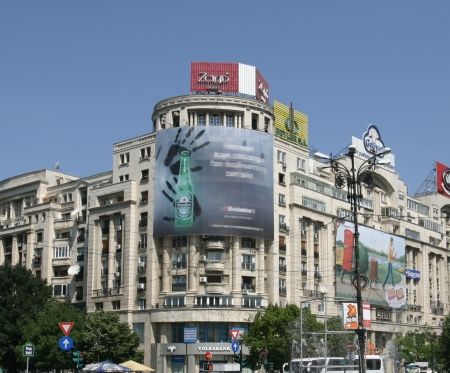 DEZBATERE EVZ: Cu sau fără reclame pe blocuri?
