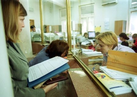 Firmele ar putea scăpa de impozitul fix din toamnă