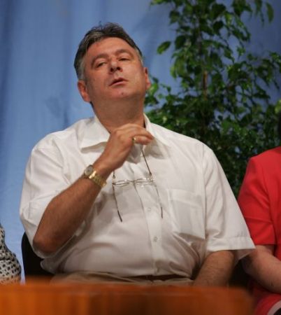 Mădălin Voicu simte că poate schimba învăţământul românesc