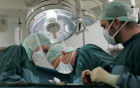 Aparat medical, ținut sub lacăt în spital. De ce nu poate fi folosit de pacienți