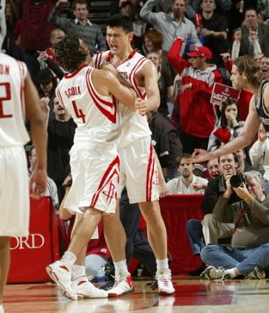 "Rachetele" au învins Lakers