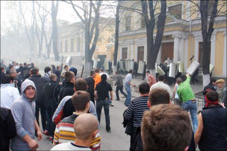Scenarii la Chişinău: Comuniştii caută un Iuda