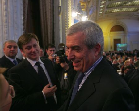 Antonescu vrea să facă pace cu Tăriceanu