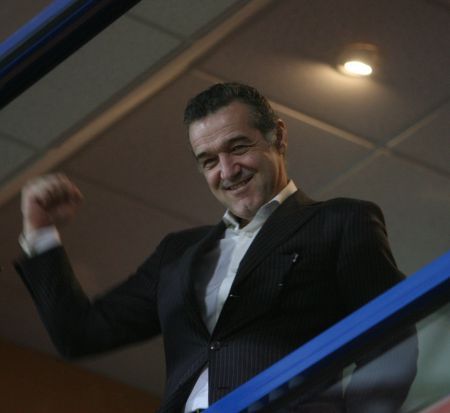Becali şi-a luat consilier PDL