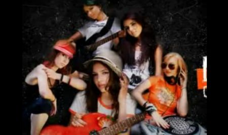 Blaxy Girls au filmat un clip nou