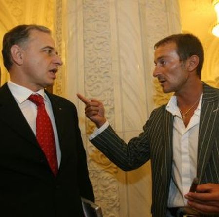 Cine i-a „furat” lui Geoană victoria