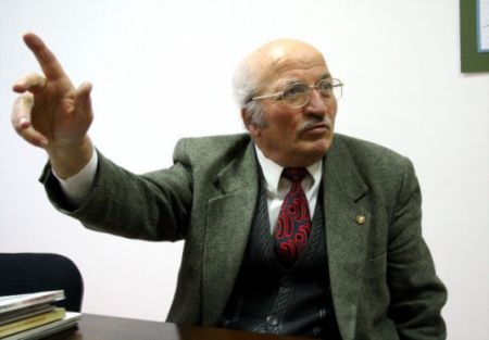 Comuniştii caută un candidat pentru prezidenţiale