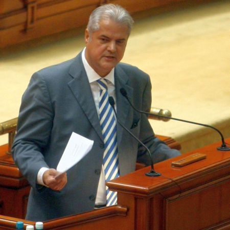 Deputaţii l-au scăpat pe Năstase de procurori | VIDEO