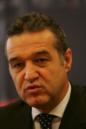 Gigi Becali, amânat de Tribunal