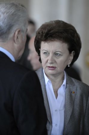 Guvernul moldovean a fost învestit cu scandal