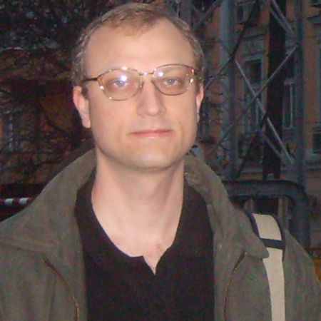 Inimi de bebeluş salvate de un chirurg român dedicat vocaţiei sale