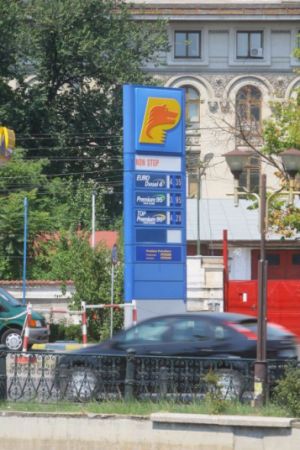 La vară, preţul benzinei va sări de 4 lei/litru