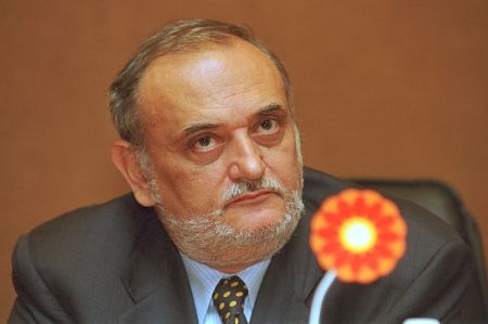 Patriciu a renunţat la Rompetrol