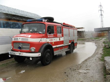 Pompierii au mers pe jos la un incendiu