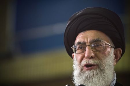 Revolta din Iran se mută pe coridoarele puterii