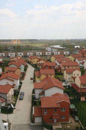 Tranzacţiile imobiliare dau înapoi cu trei ani